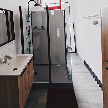 Chambre Privee Au 3E Etage Sans Ascenceur En Plein Centre De Charleroi Διαμέρισμα Εξωτερικό φωτογραφία