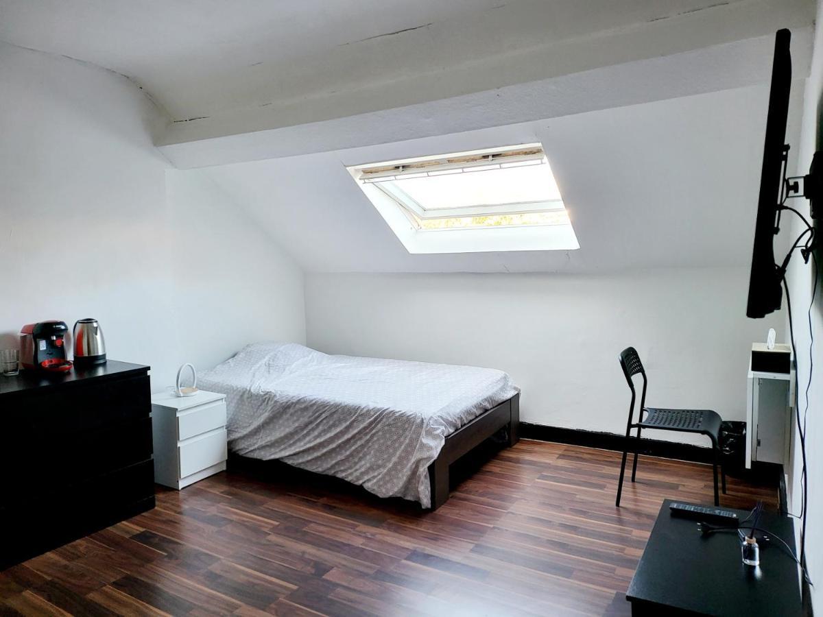 Chambre Privee Au 3E Etage Sans Ascenceur En Plein Centre De Charleroi Διαμέρισμα Εξωτερικό φωτογραφία