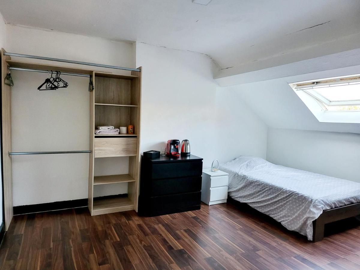 Chambre Privee Au 3E Etage Sans Ascenceur En Plein Centre De Charleroi Διαμέρισμα Εξωτερικό φωτογραφία